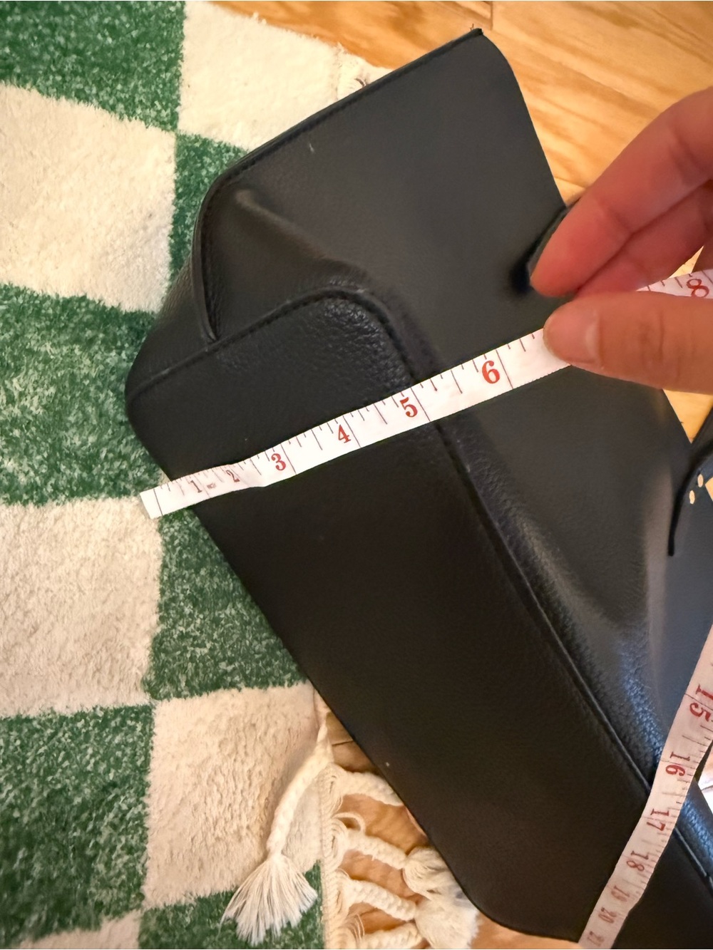 Anne Klein Classic Black Tote Bag - Versatile Everyday Carry - Picture 3 of 6